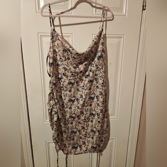 Missguided Multicolor Floral Mini Dress - Picture 1 of 7